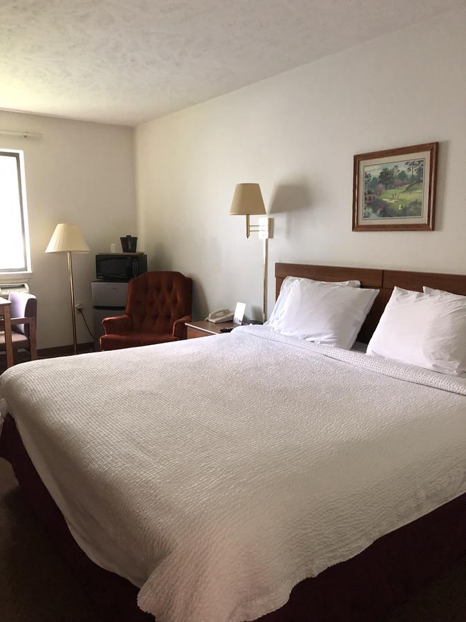 Coronado Motel & Rv Park Lindsborg Extérieur photo