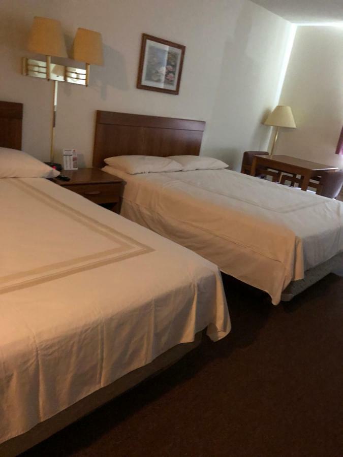 Coronado Motel & Rv Park Lindsborg Extérieur photo